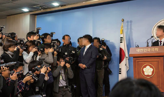 (주)지학사 정치와 법 100쪽 현행내용 이미지